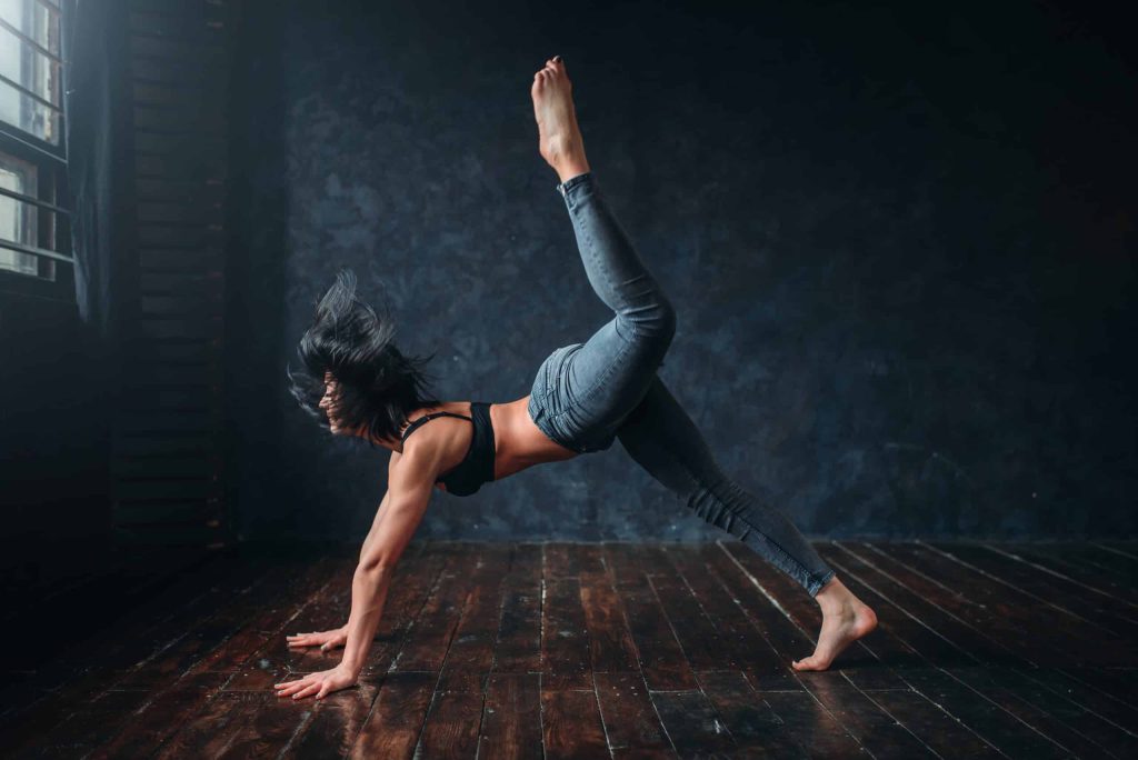 contemporary dance female dancer contemp dancing PF98JEU scaled 1