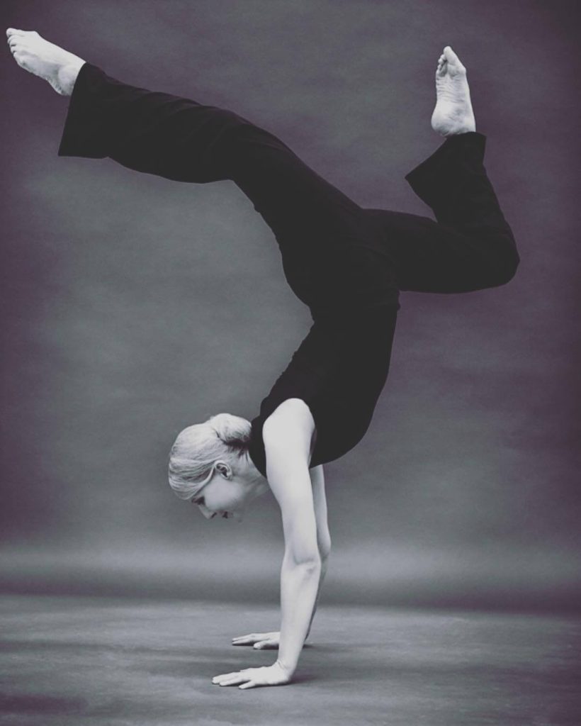 Jennifer Bergs in acrobatic pose