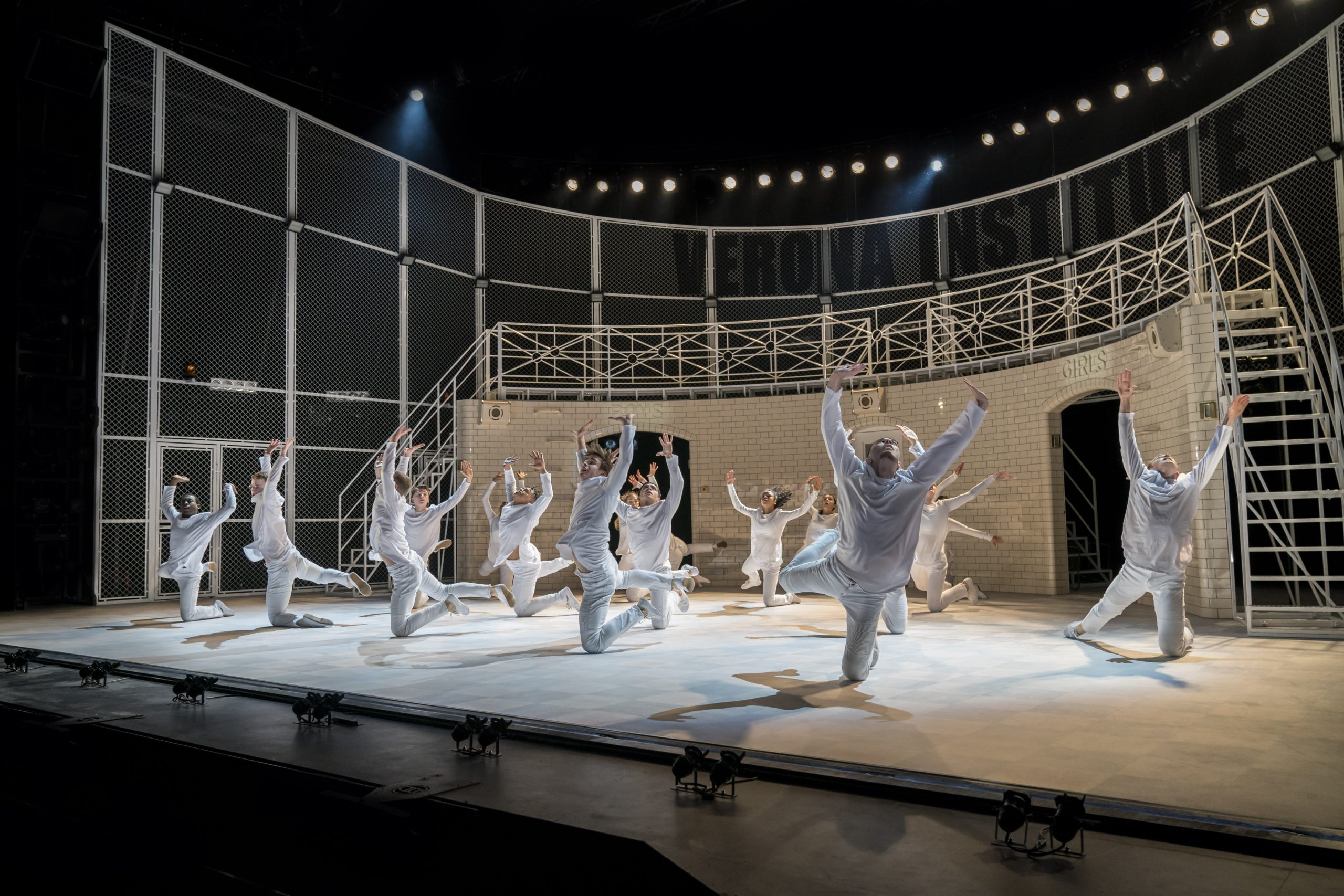 Matthew Bourne New Adventures RomeoJuliet © JohanPersson scaled