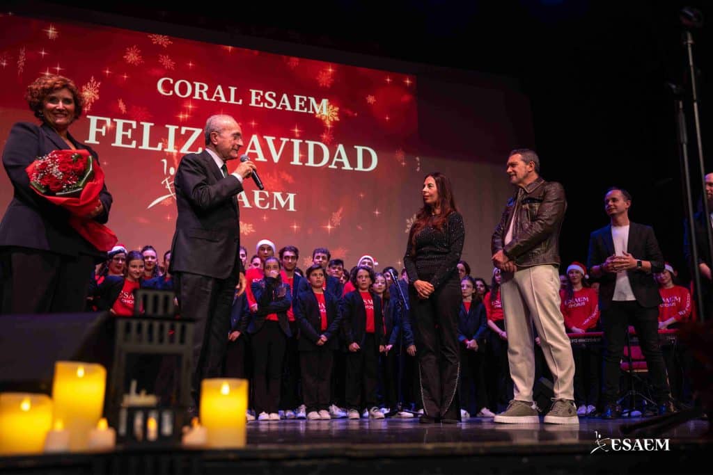 Antonio Banderas en la Coral de Navidad de ESAEM