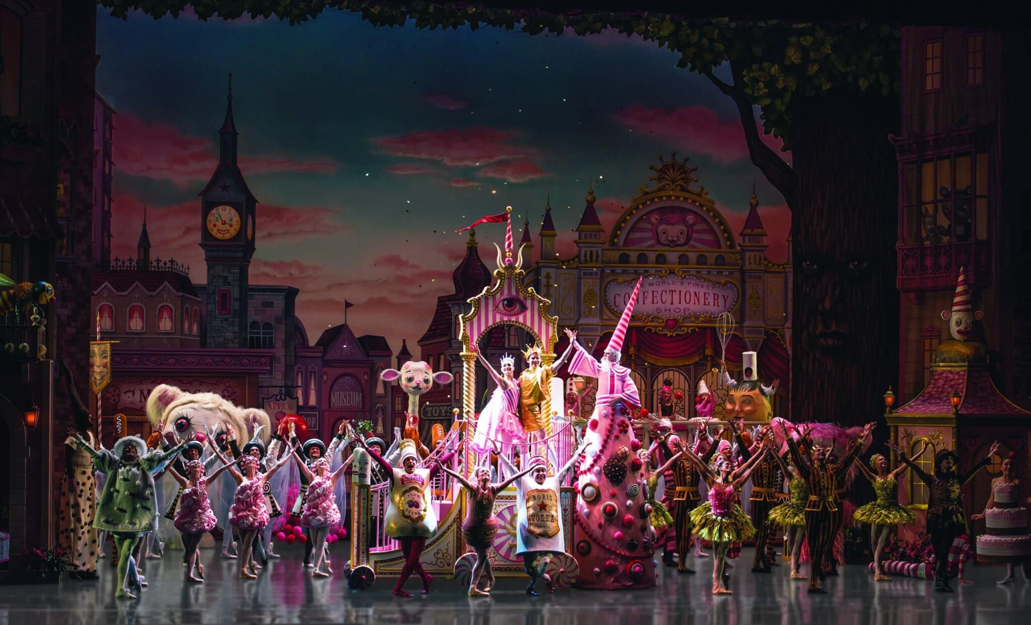 华丽的舞台表演，色彩缤纷