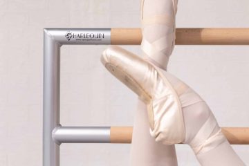 芭蕾舞鞋与舞蹈杆