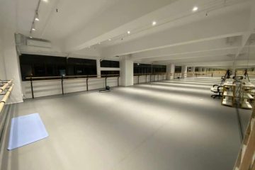 宽敞明亮的舞蹈教室