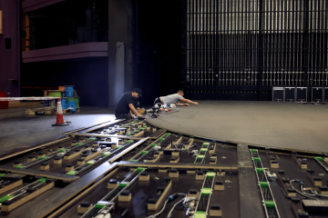Le théâtre Yuen Long rénove sa scène avec le système de plancher Harlequin Liberty Switch